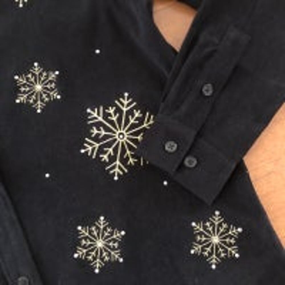 The Quaker Factory Button Down Snowflake Cozy Shi… - image 5